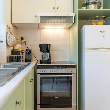 Nikita's Studio Apartment *
